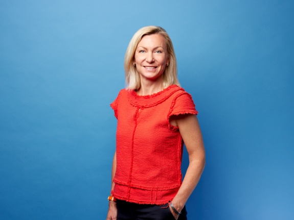 Karin Hellsvik Headshot